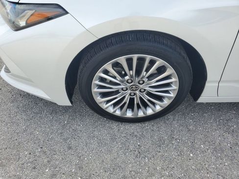 Certified 2020 Toyota Avalon Limited image 18