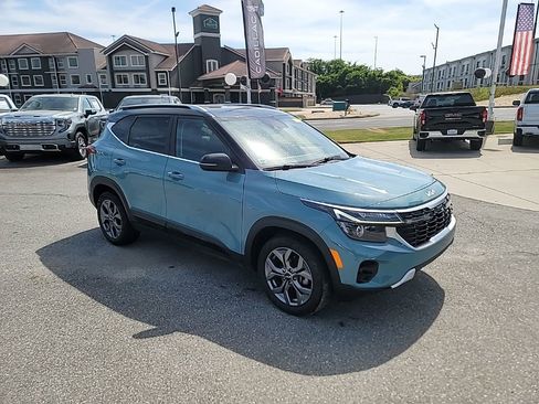 Certified 2024 Kia Seltos S FWD image 1