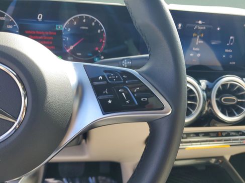 Certified 2025 Mercedes-Benz GLA 250 image 24