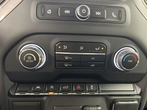 Used 2023 Chevrolet Silverado 1500 Custom image 15