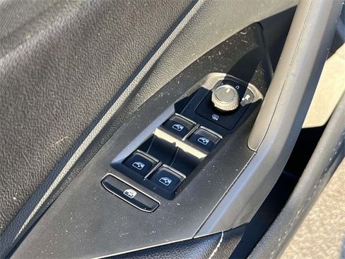 Used 2025 Volkswagen Jetta Sport image 18