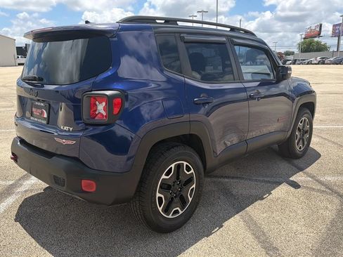 Used 2016 Jeep Renegade Trailhawk w/ Premium Trailhawk Package AWD/4WD image 5