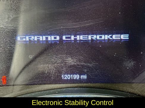 Used 2016 Jeep Grand Cherokee Laredo 75th Anniversary image 17