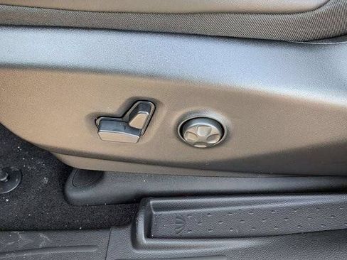 New 2026 Chrysler Pacifica Select AWD/4WD image 13