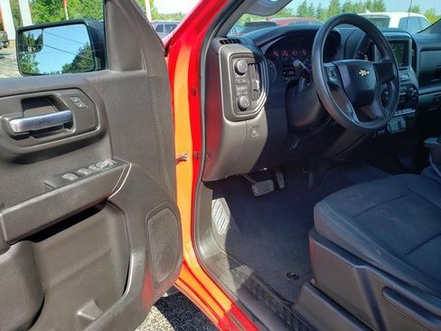 Used 2019 Chevrolet Silverado 1500 Custom w/ Custom Value Package AWD/4WD image 10