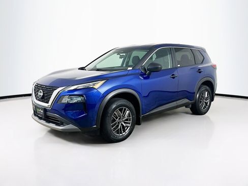 Used 2023 Nissan Rogue S image 3