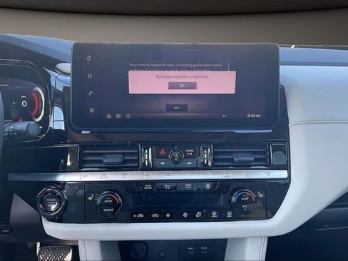 New 2026 Nissan Pathfinder SL w/ SL Premium Package FWD image 6