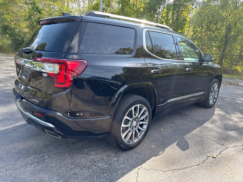 Used 2023 GMC Acadia Denali w/ Denali Ultimate Package AWD/4WD image 5