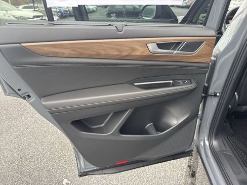 New 2026 Volkswagen Atlas SE image 24