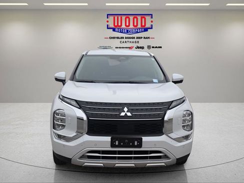 Used 2024 Mitsubishi Outlander AWD image 9