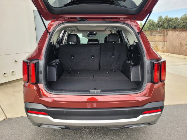 Certified 2025 Kia Sorento S w/ Panoramic Sunroof Package FWD image 28