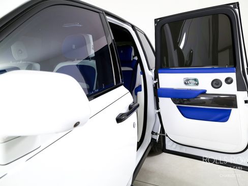 Used 2023 Rolls-Royce Cullinan Black Badge w/ Driver's Package image 17