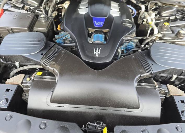Used 2017 Maserati Ghibli S RWD image 12
