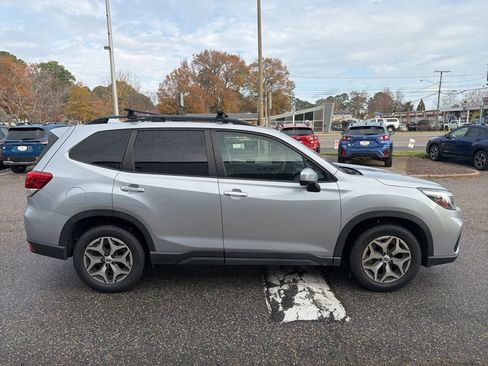 Used 2020 Subaru Forester Premium image 6