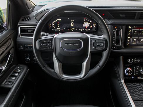 Used 2024 GMC Yukon Denali AWD/4WD image 29
