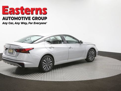 Used 2024 Nissan Altima 2.5 SV FWD image 40
