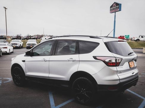 Used 2017 Ford Escape Titanium image 25