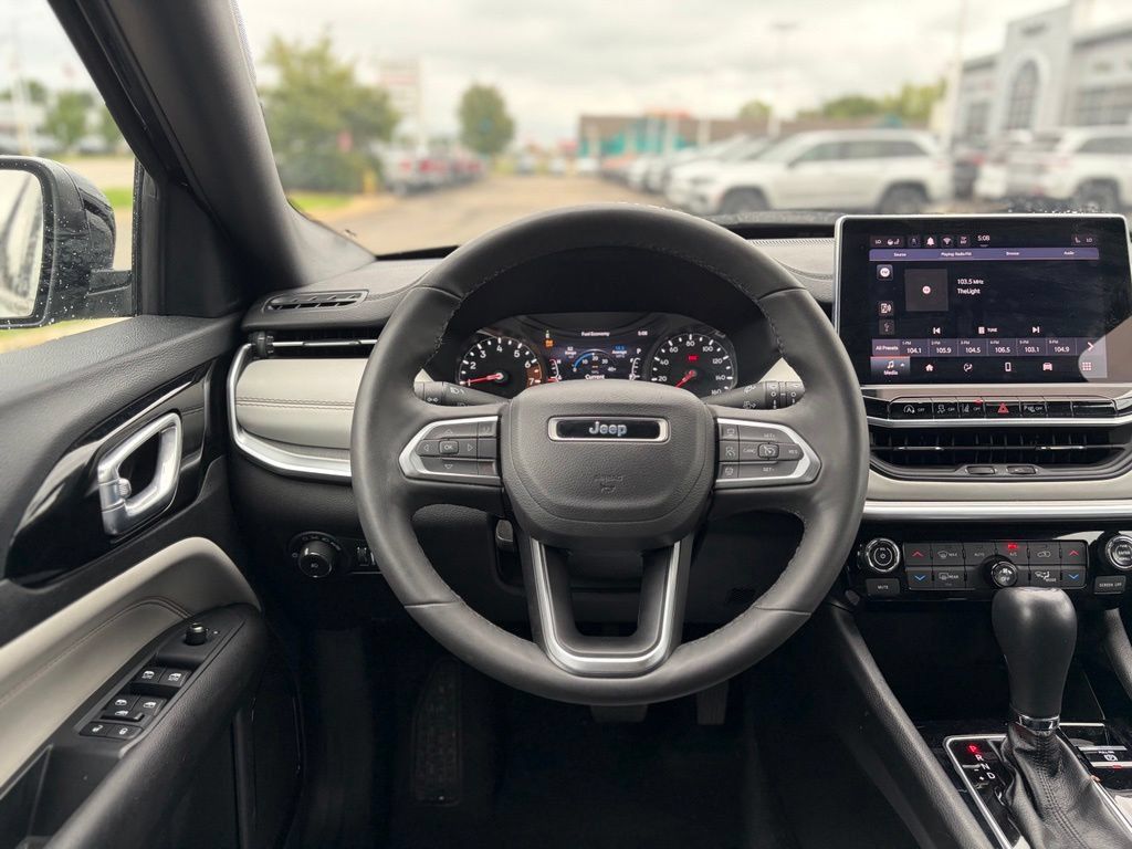 Used 2025 Jeep Compass Limited AWD/4WD image 22