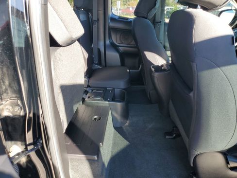 Used 2023 Toyota Tacoma TRD Sport image 35