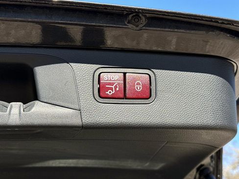 Used 2021 Mercedes-Benz GLC 300 image 12