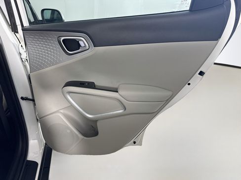 Used 2021 Kia Soul LX FWD image 28