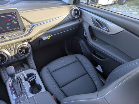 New 2026 Chevrolet Blazer LT image 17