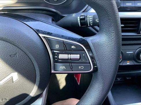 Used 2022 Kia Forte LXS FWD image 16