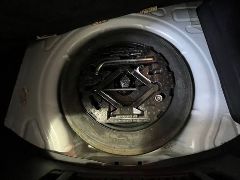 Used 2019 Volkswagen Beetle 2.0T S image 27