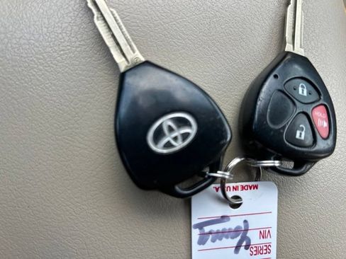 Used 2011 Toyota Venza FWD image 15