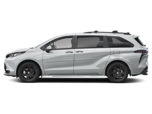 Used 2026 Toyota Sienna XLE Woodland Edition AWD/4WD image 3