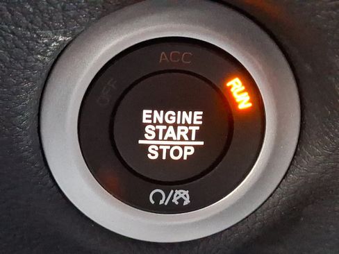 Used 2026 Chrysler Pacifica Select AWD/4WD image 16