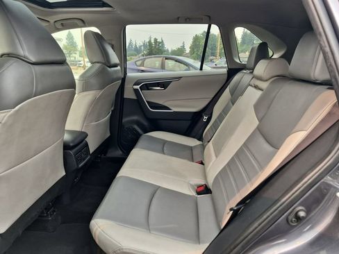 Used 2022 Toyota RAV4 XLE Premium AWD/4WD image 24
