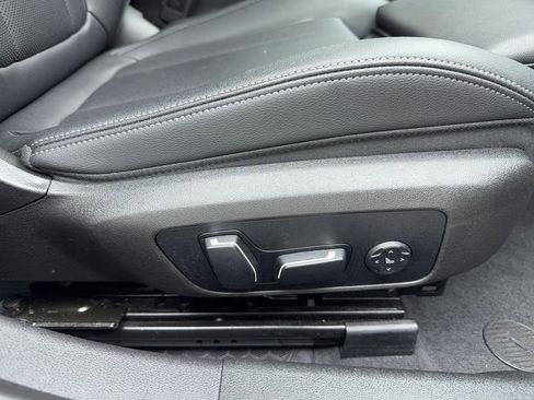 Used 2024 BMW 330i Sedan w/ Convenience Package image 37