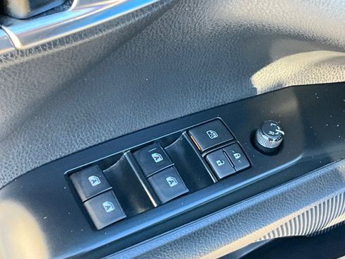 Used 2020 Toyota Camry SE image 26