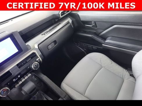 Used 2025 Toyota Tacoma SR5 AWD/4WD image 14