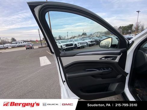 Used 2016 Cadillac SRX FWD image 24