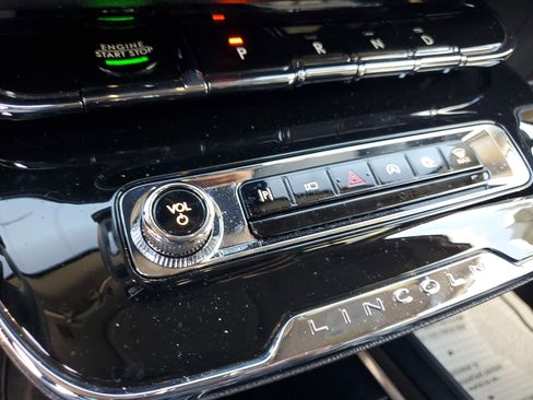 Certified 2024 Lincoln Corsair FWD image 17