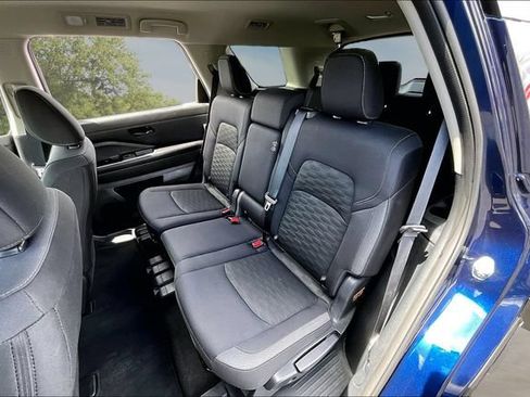 Certified 2024 Nissan Pathfinder SV FWD image 22