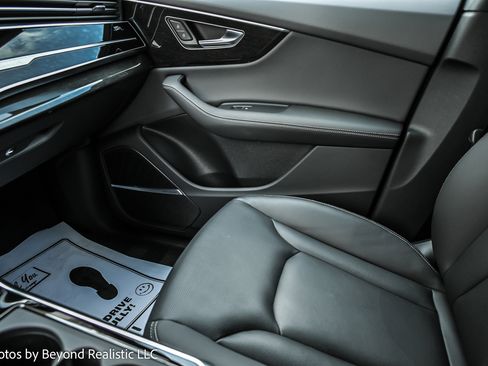 Used 2024 Audi Q8 Premium Plus image 47