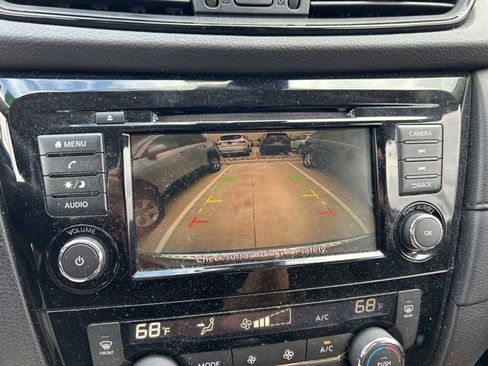 Used 2020 Nissan Rogue SV image 14