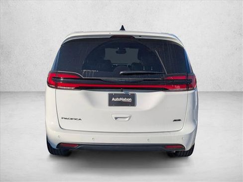 New 2026 Chrysler Pacifica Select AWD/4WD image 8
