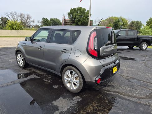 Used 2016 Kia Soul + FWD image 6