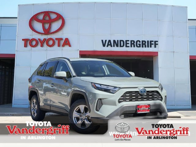 Used 2022 Toyota RAV4 XLE AWD/4WD image 1