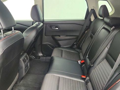 Used 2025 Nissan Rogue SV image 20