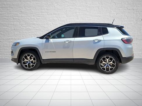 Used 2025 Jeep Compass Limited AWD/4WD image 2