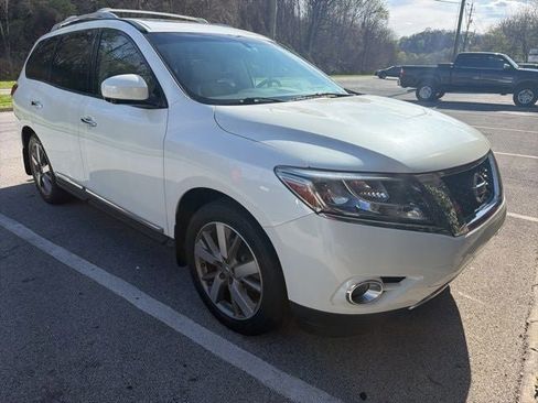 Used 2015 Nissan Pathfinder Platinum w/ Family Entertainment Package image 20