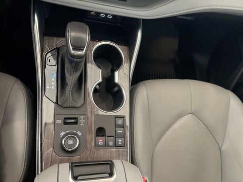 Used 2024 Toyota Highlander Platinum image 20