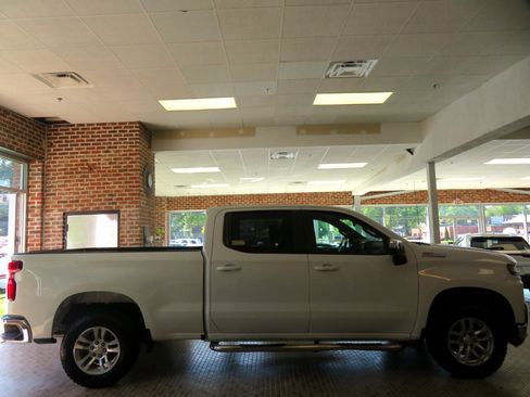 Used 2019 Chevrolet Silverado 1500 LT w/ Z71 Off-Road Package image 60