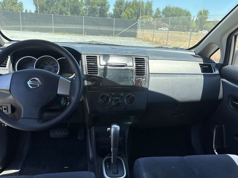 Used 2009 Nissan Versa 1.8 S FWD image 4