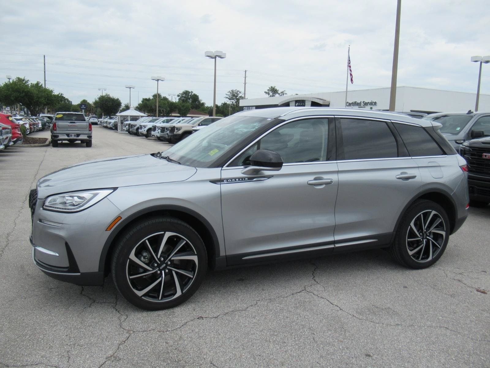 Used 2023 Lincoln Corsair Reserve FWD image 4